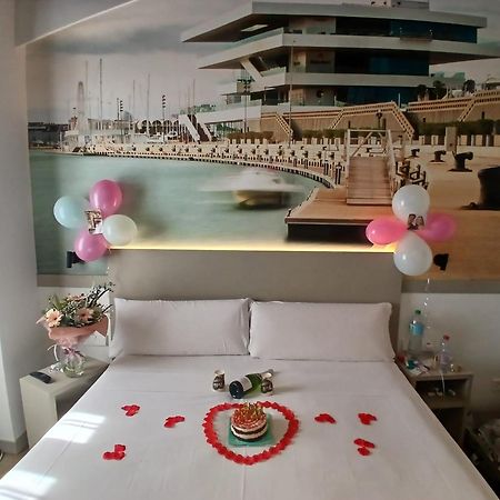 Hotel Bestprice Valencia Bagian luar foto