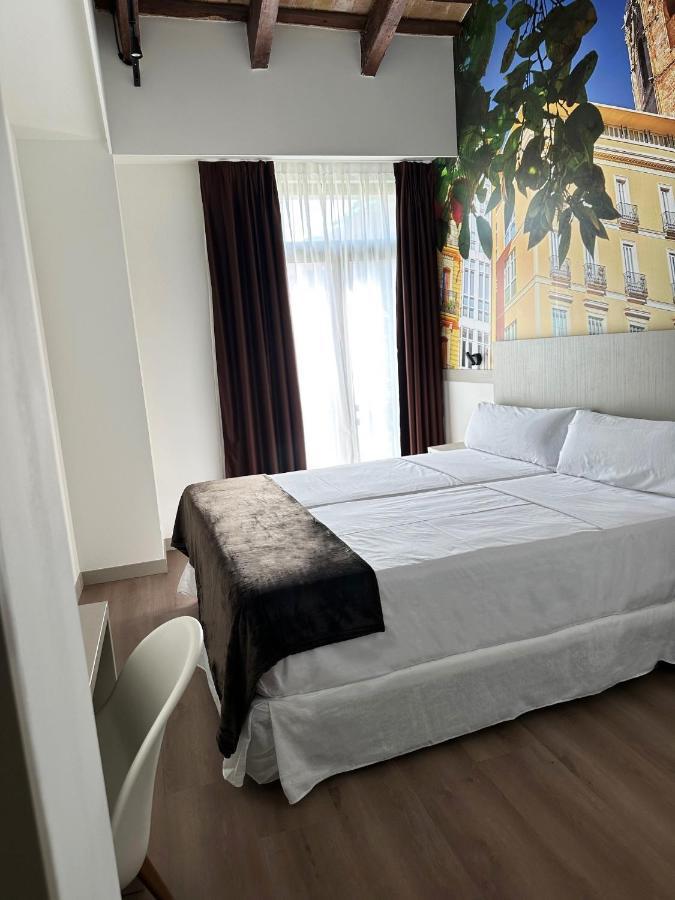 Hotel Bestprice Valencia Bagian luar foto