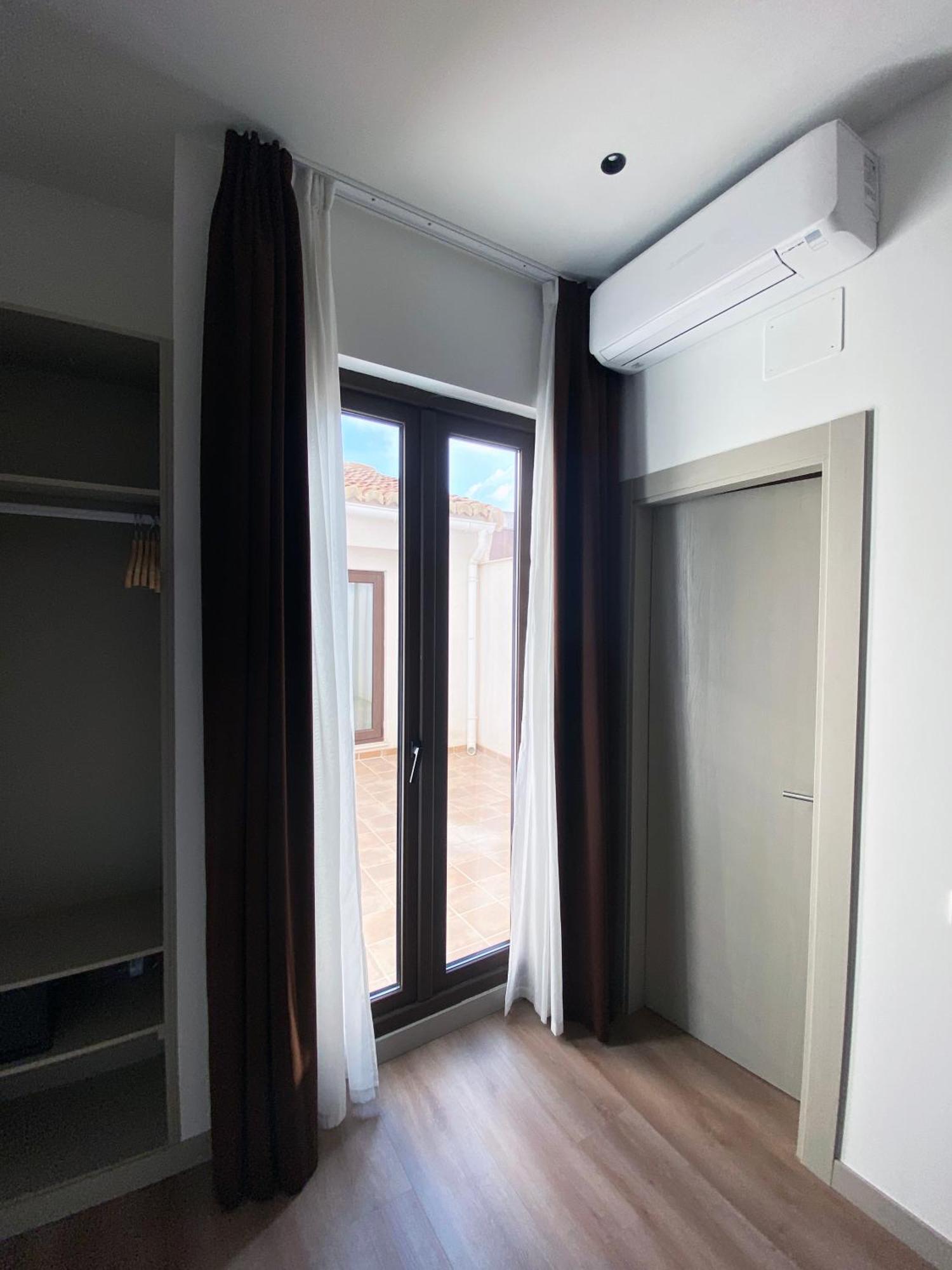 Hotel Bestprice Valencia Bagian luar foto