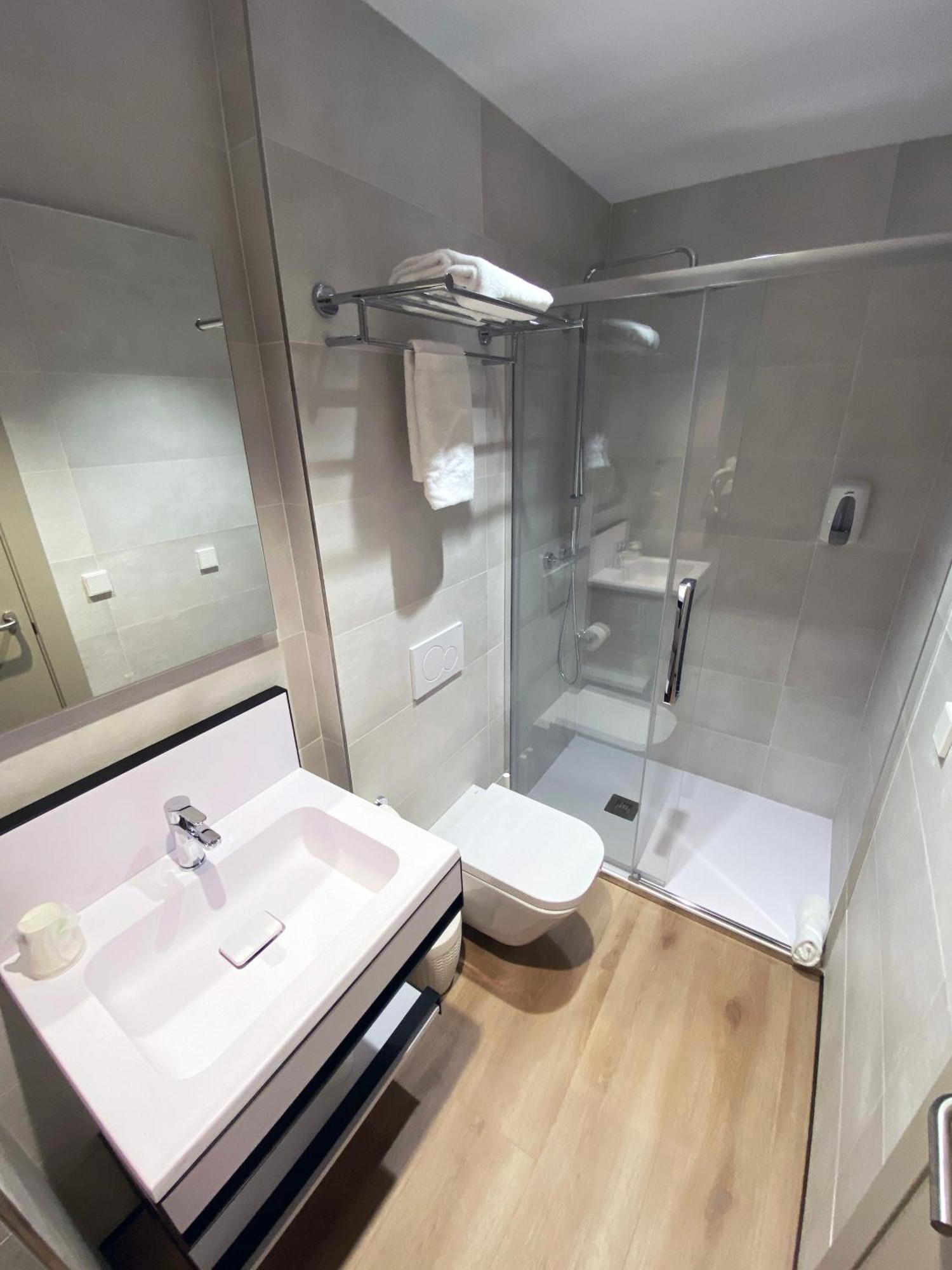 Hotel Bestprice Valencia Bagian luar foto