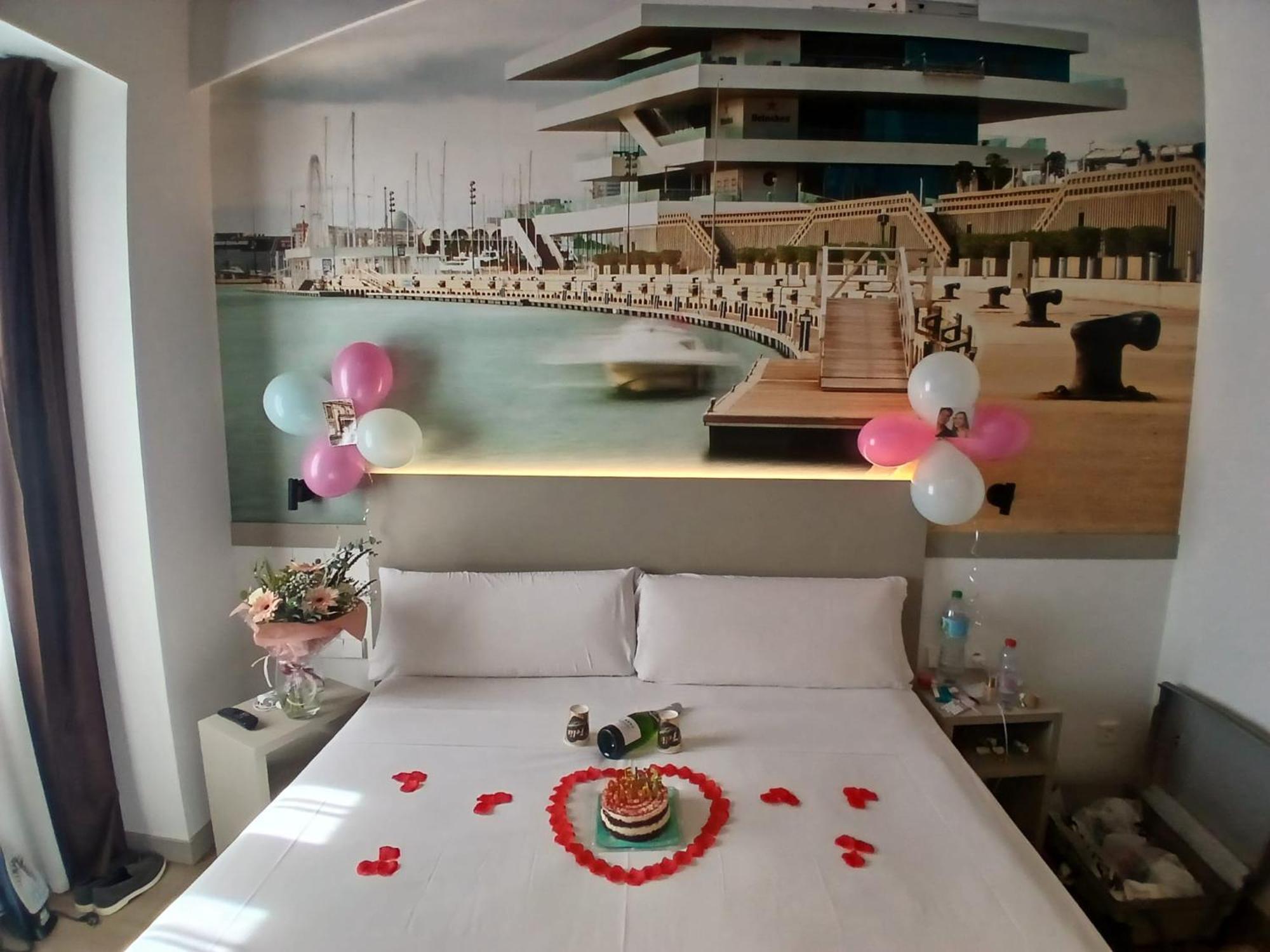 Hotel Bestprice Valencia Bagian luar foto